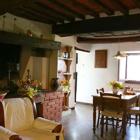 Cegliolo Sleeps 5 Pool Wifi קורטונה